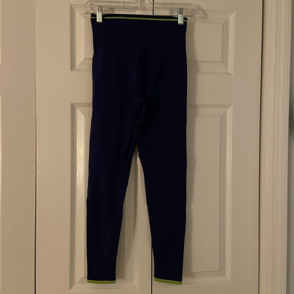 SoulCycle Ribbed Set - Picture 4 of 7